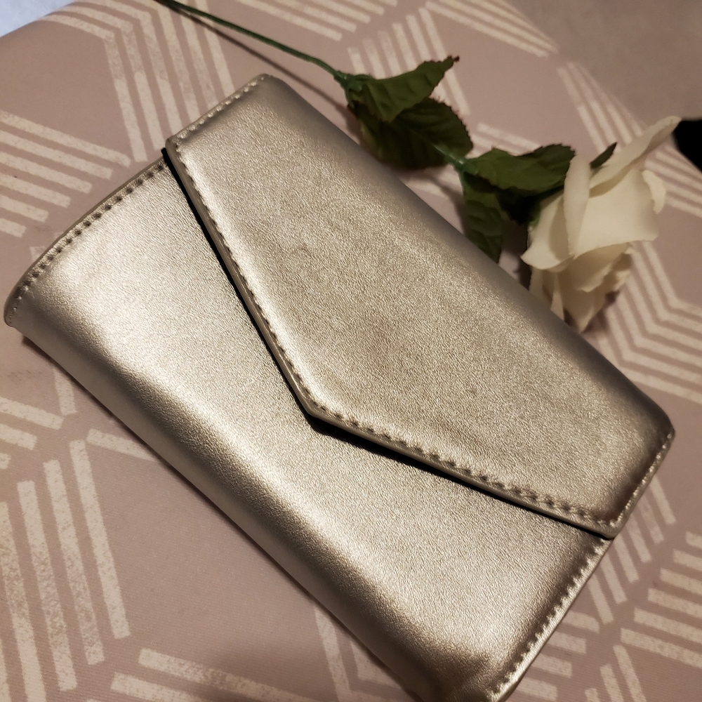 Free bundle add-on: Forever 21 silver bag